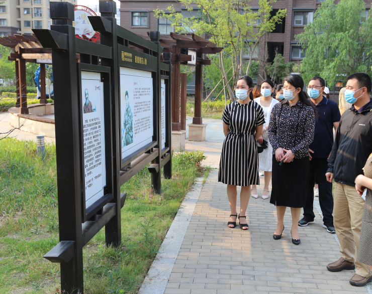 static/picture/1市妇联一行赴房投集团参观学习廉政文化建设工作3.jpg